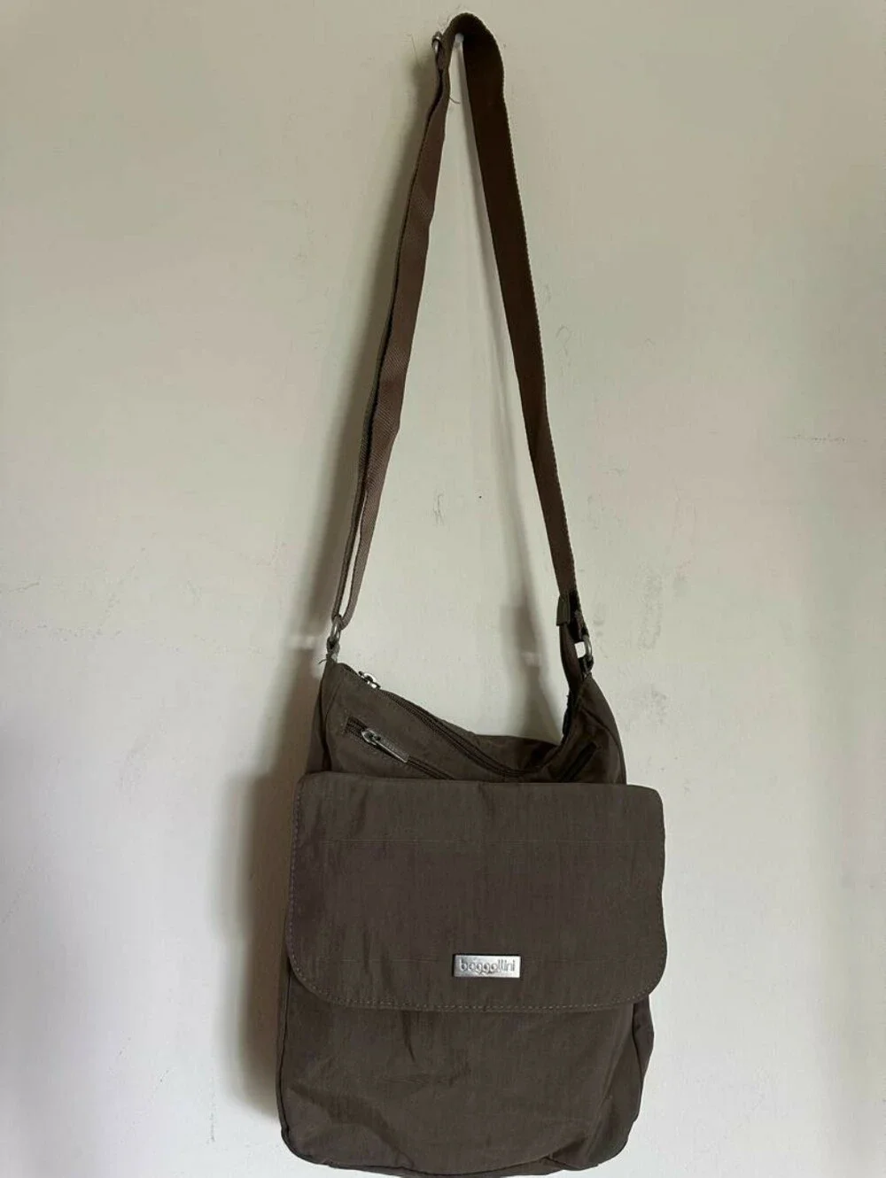 Baggallini Pocket Town Crossbody Adjustable Shoulder Bag Grey EUC